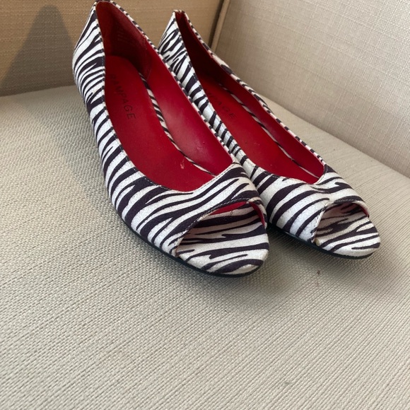 Ladies Size 7 1/2 Rampage open toe  small heel or wedge like - Picture 4 of 9